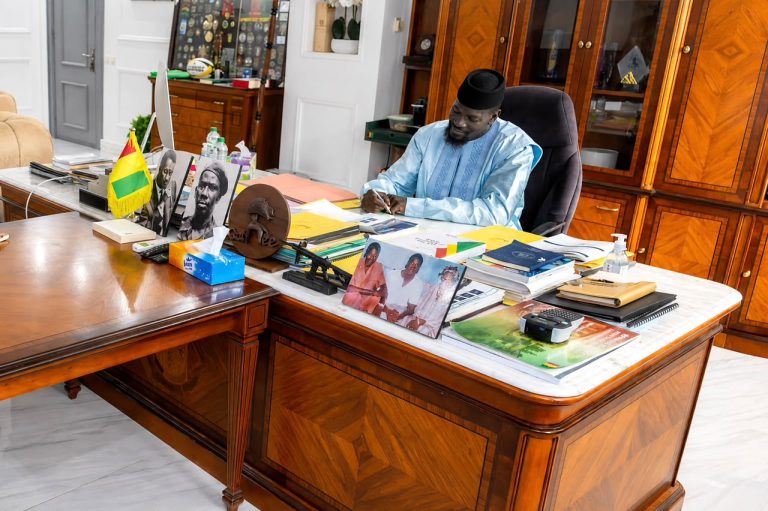Guinée : Mamadi Doumbouya réaffirme sa fermeté contre la corruption et annonce une nouvelle réforme territoriale.