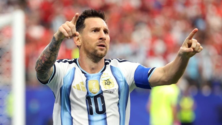 Sport / football : « Je n’ai plus rien à donner » : Lionel Messi annonce sa retraite internationale.
